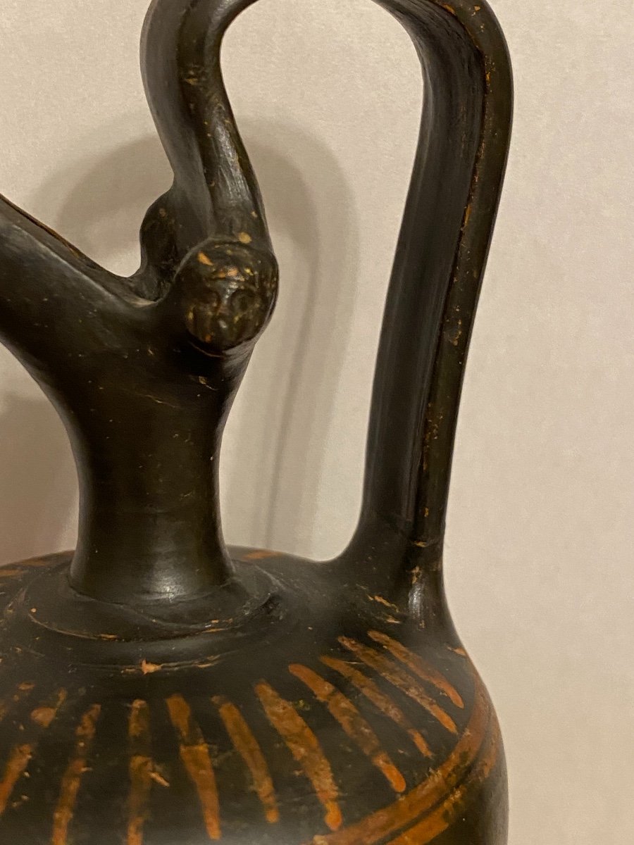 Oenochoé En Céramique Décor De Volutes et mascarons  Grande Grèce Apulie  IV Av.j.c. Italie-photo-1