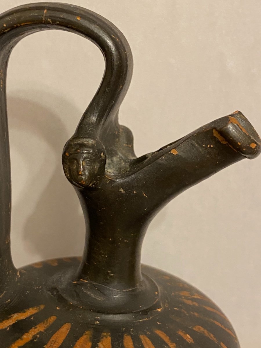 Oenochoé En Céramique Décor De Volutes et mascarons  Grande Grèce Apulie  IV Av.j.c. Italie-photo-2