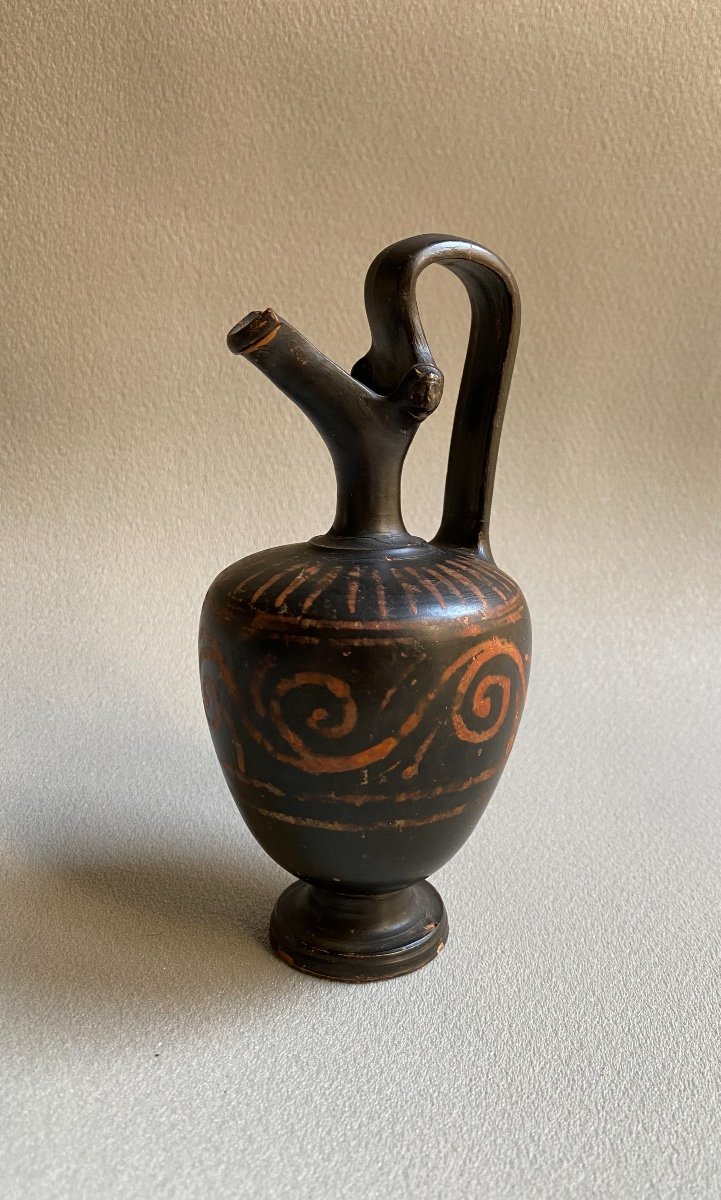 Oenochoé En Céramique Décor De Volutes et mascarons  Grande Grèce Apulie  IV Av.j.c. Italie