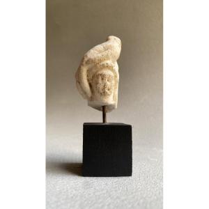 Fragment Of A Statuette Depicting A Hand Resting On A Hermaic Head, Made Of Ancient Marble; Greco-roman Art 