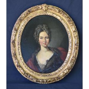 Portrait Of A Lady – Early 18th-century French School, Influenced By Rigaud, In An Antique Frame