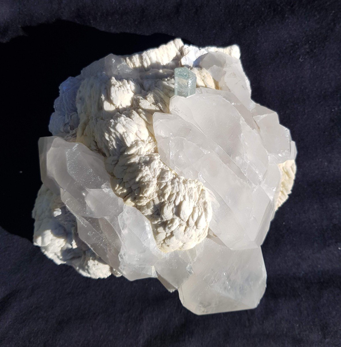 Aquamarine - Pakistan - Gemmy Crystal On Quartz -photo-2