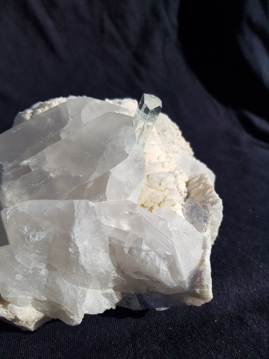 Aquamarine - Pakistan - Gemmy Crystal On Quartz -photo-3