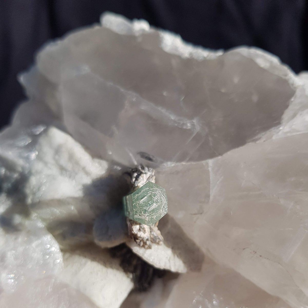 Aquamarine On Quartz - Crystal 3 Cms -photo-2