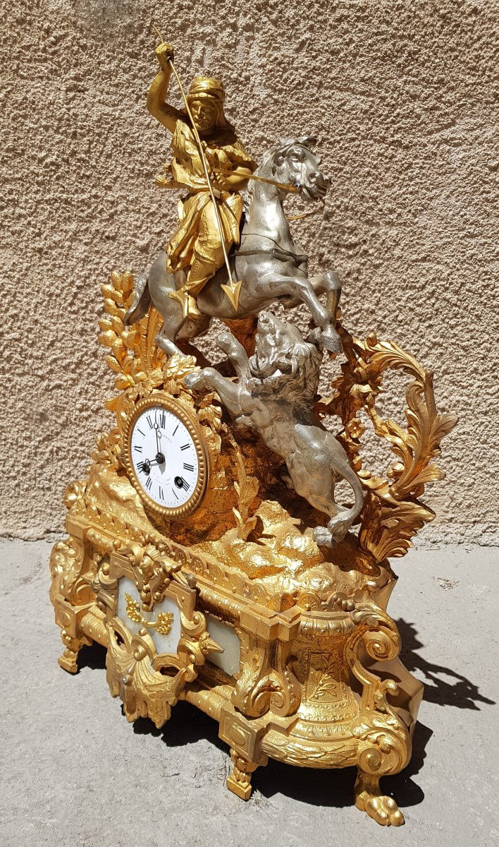 PENDULE orientaliste XIXè - Cavalier arabe, chasse au lion-photo-2