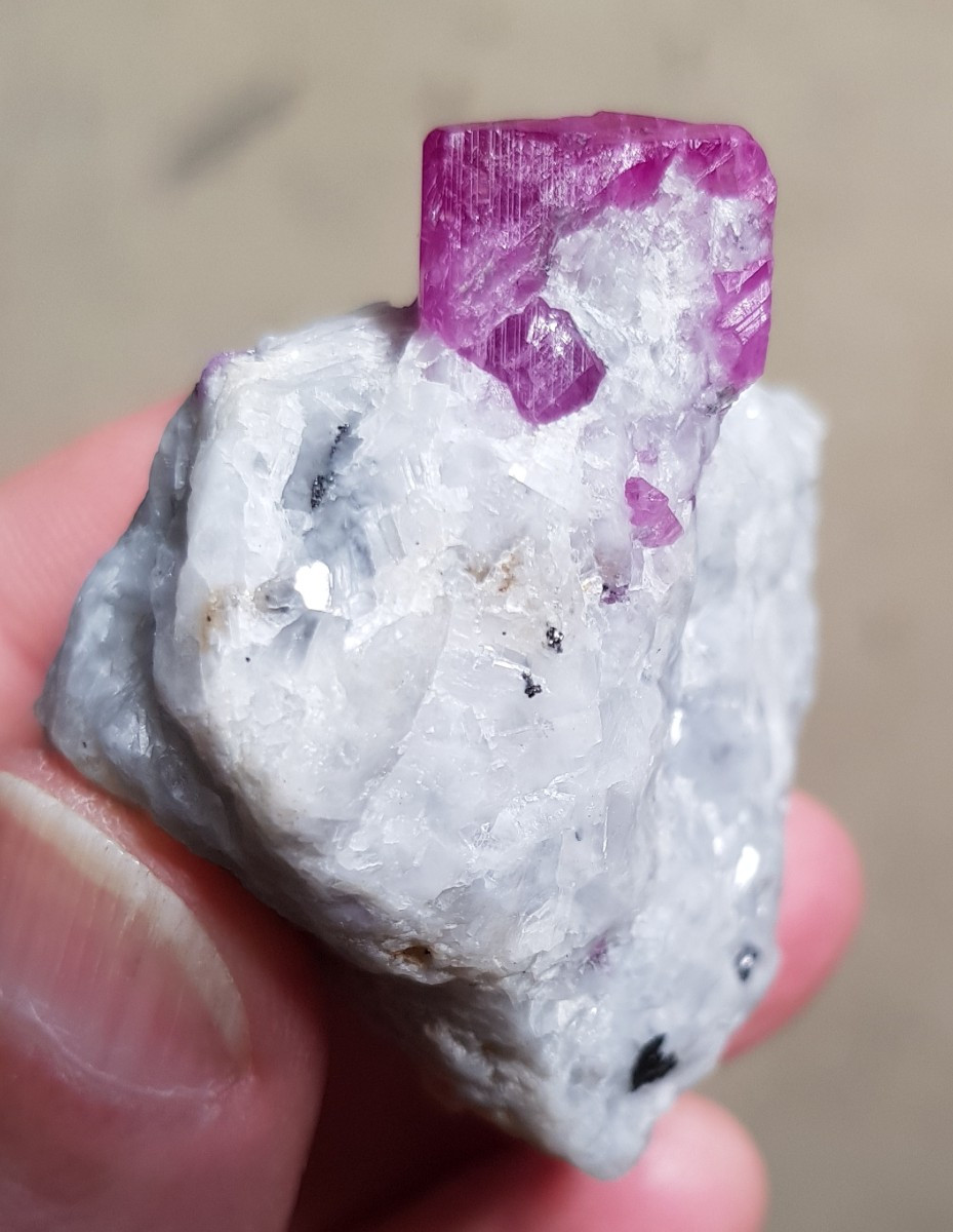 RUBIS naturel sur marbre - Cristal 1,5 cm - Afghanistan-photo-4