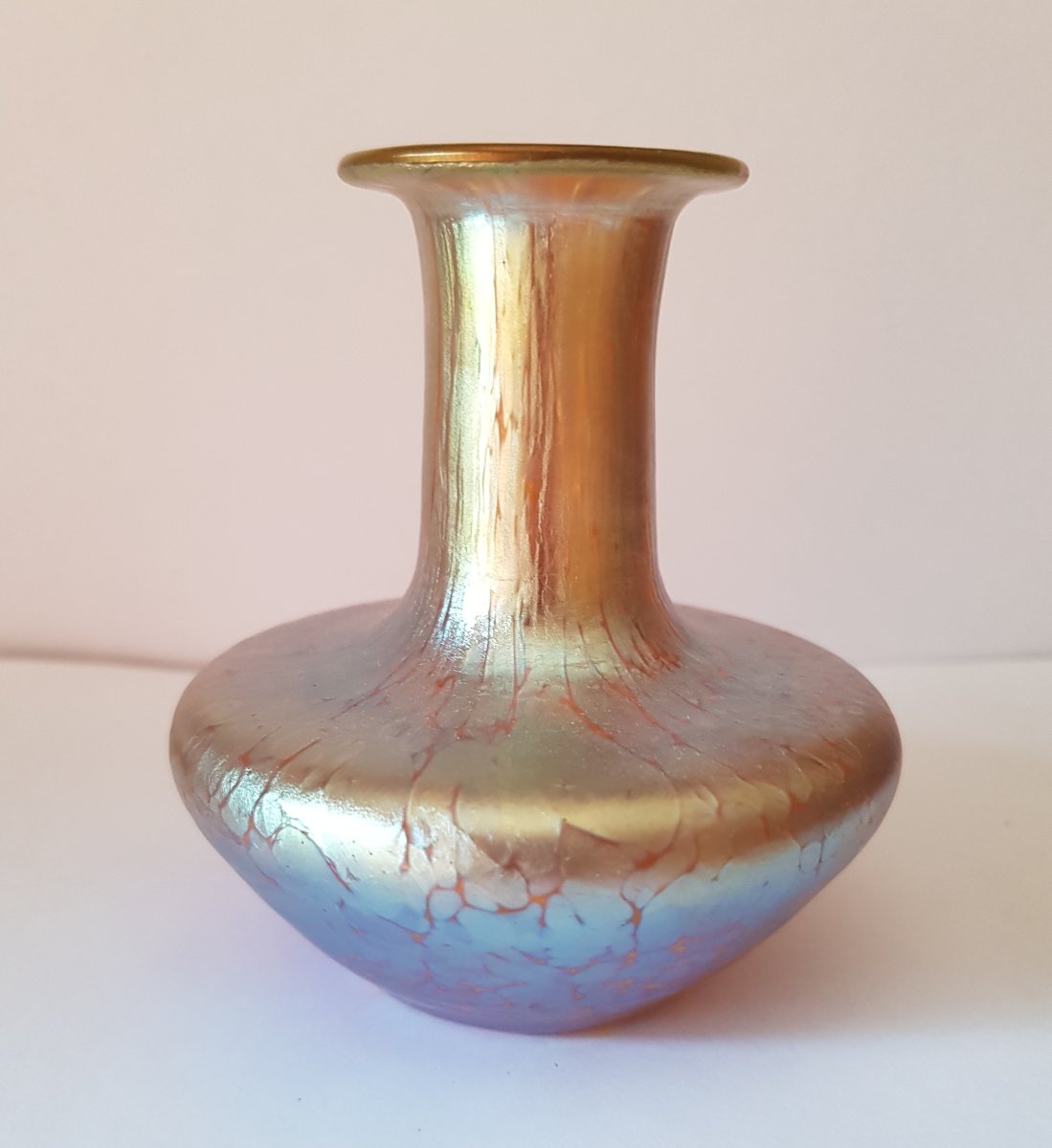 LOETZ - Vase irisé - Décor Candia Papillon - 1900