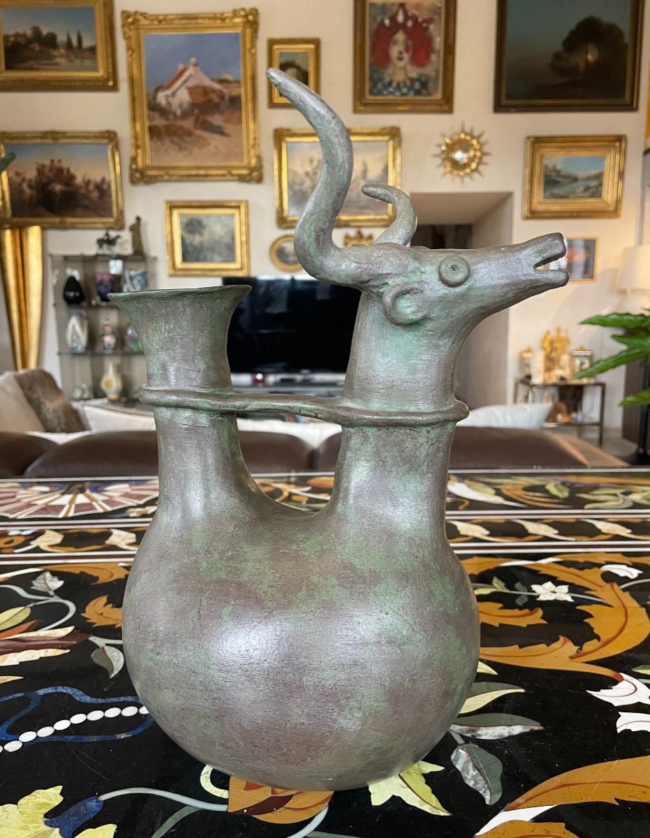 Vase Zoomorphe Terre Cuite Patine Bronze Représentant Une Antilope -photo-2