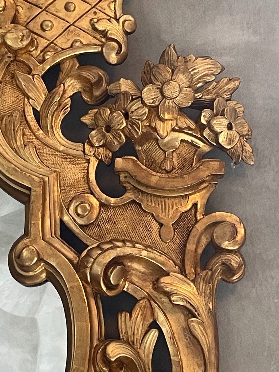 Grand Miroir Italien En Bois Sculpté, Ajouré Et Doré à La Feuille d'Or Du 18ème Siècle-photo-2