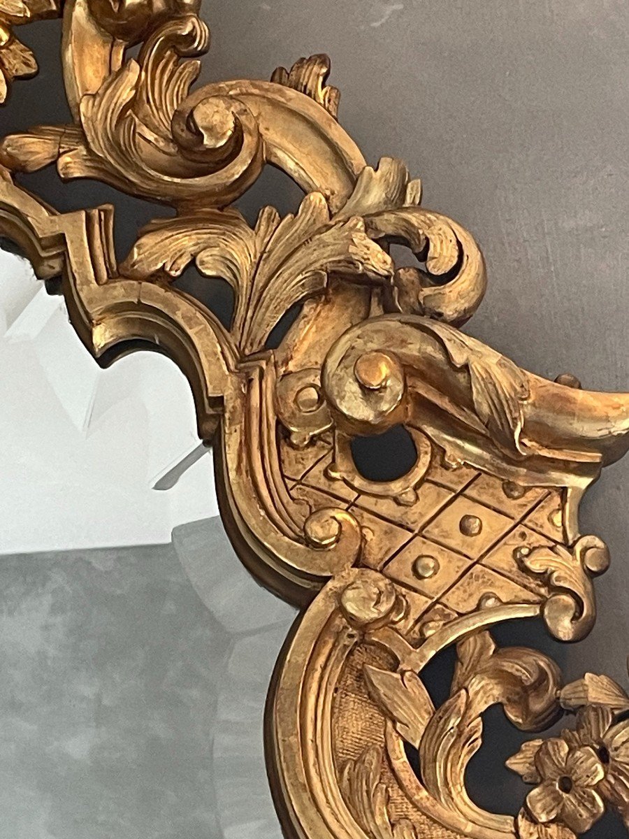 Grand Miroir Italien En Bois Sculpté, Ajouré Et Doré à La Feuille d'Or Du 18ème Siècle-photo-3