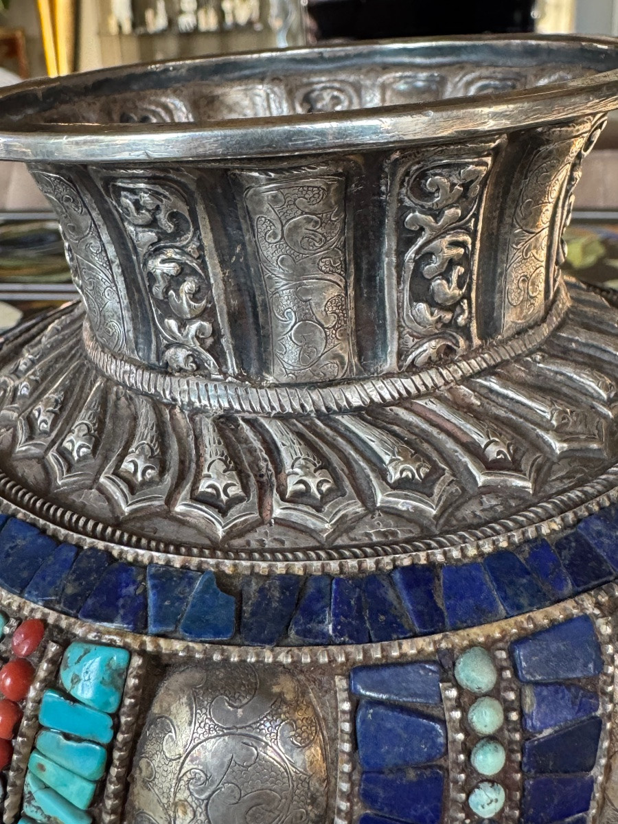 Vase Rituel Himalayen En Argent Ciselé Et Pierres Dures – XIXe / XXe Siècle  -photo-4