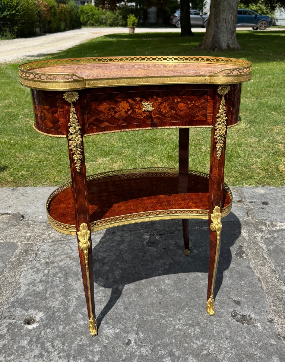 Table De Salon De Style Louis XV Signée Grimard à Paris –