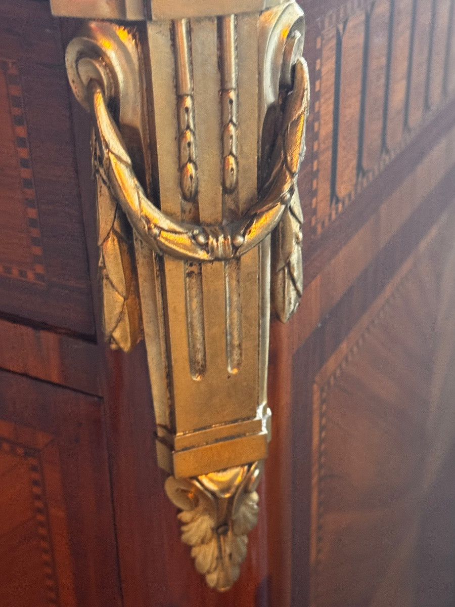 Commode de style Transition en marqueterie et bronze doré – XIXe siècle  -photo-5