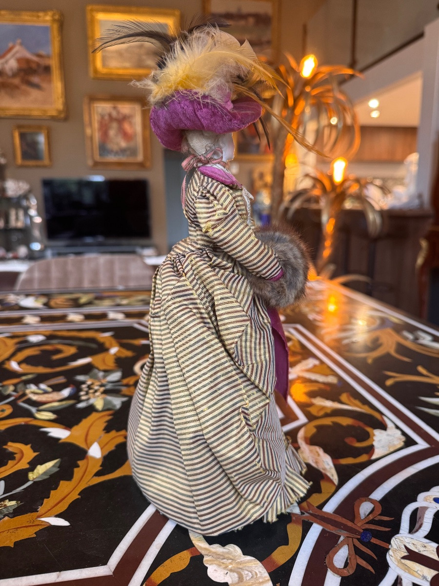 Poupée de salon en porcelaine – France, fin XIXᵉ siècle, dans le goût du XVIIIᵉ  -photo-4