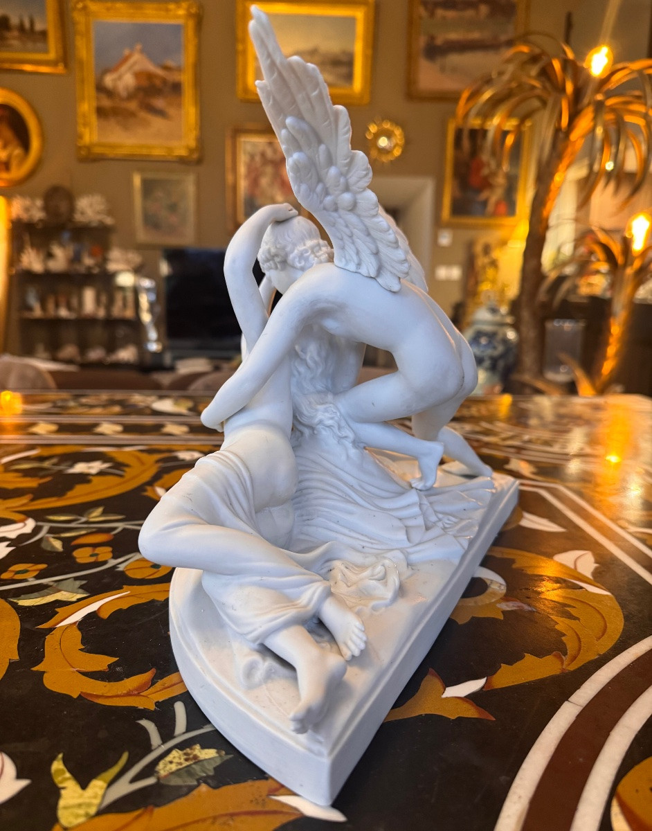 • Biscuit en porcelaine à décor mythologique – Amour et Psyché • Époque : fin XIXe – début XXe -photo-3