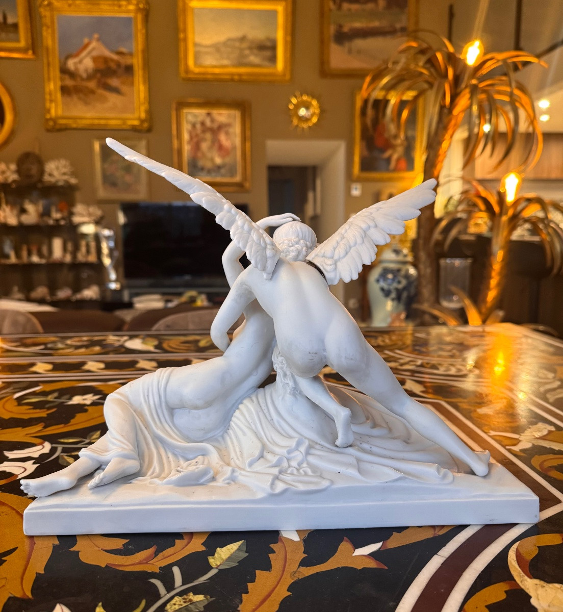 • Biscuit en porcelaine à décor mythologique – Amour et Psyché • Époque : fin XIXe – début XXe -photo-4