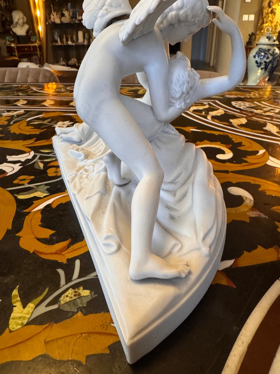 • Biscuit en porcelaine à décor mythologique – Amour et Psyché • Époque : fin XIXe – début XXe -photo-2