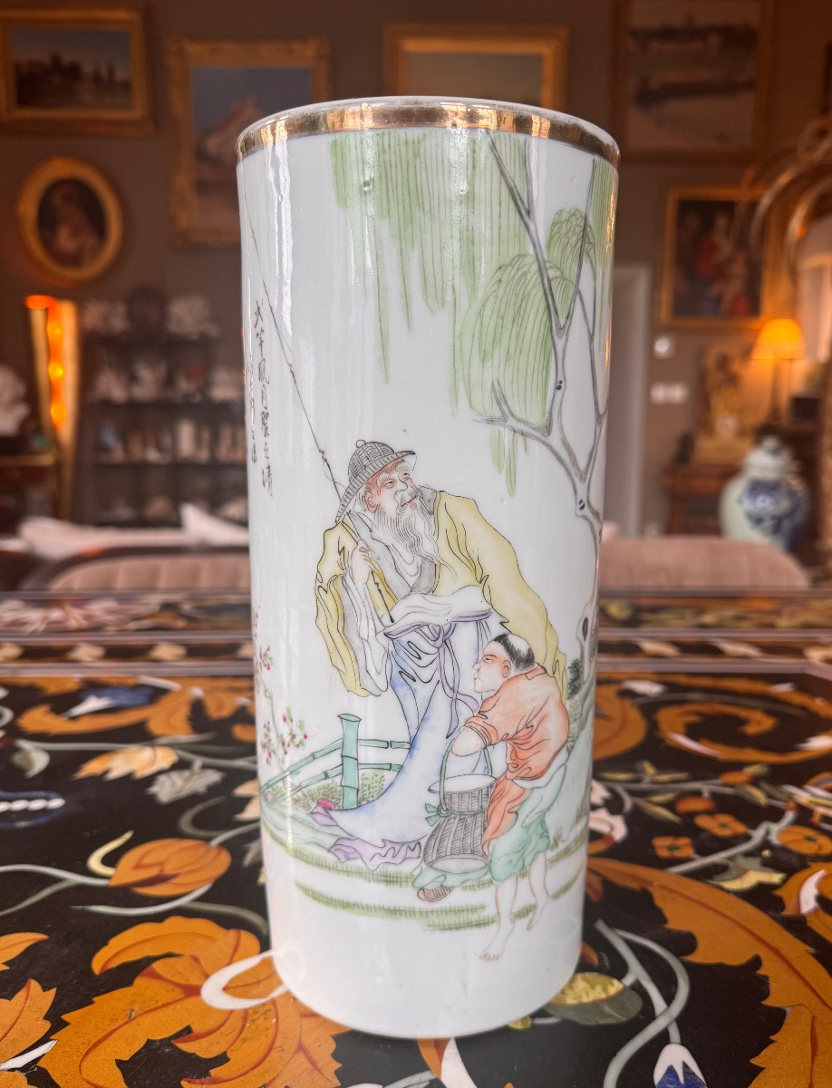 Chinese Porcelain Wig-holder Vase – Republican Period, Early 20th Century  