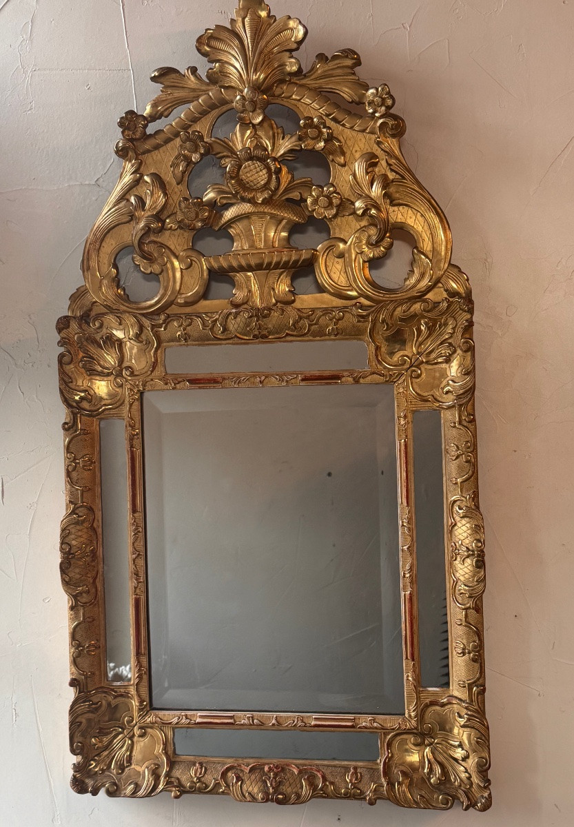 Glace en bois sculpté et doré d’époque Régence – Début XVIIIe siècle -photo-4