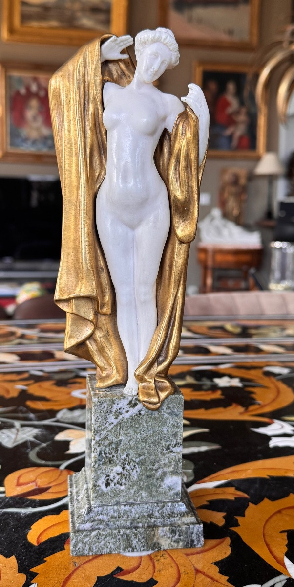 Louis Sosson (actif de 1905 à 1930) Sculpture chryséléphantine – Femme au drapé –-photo-1