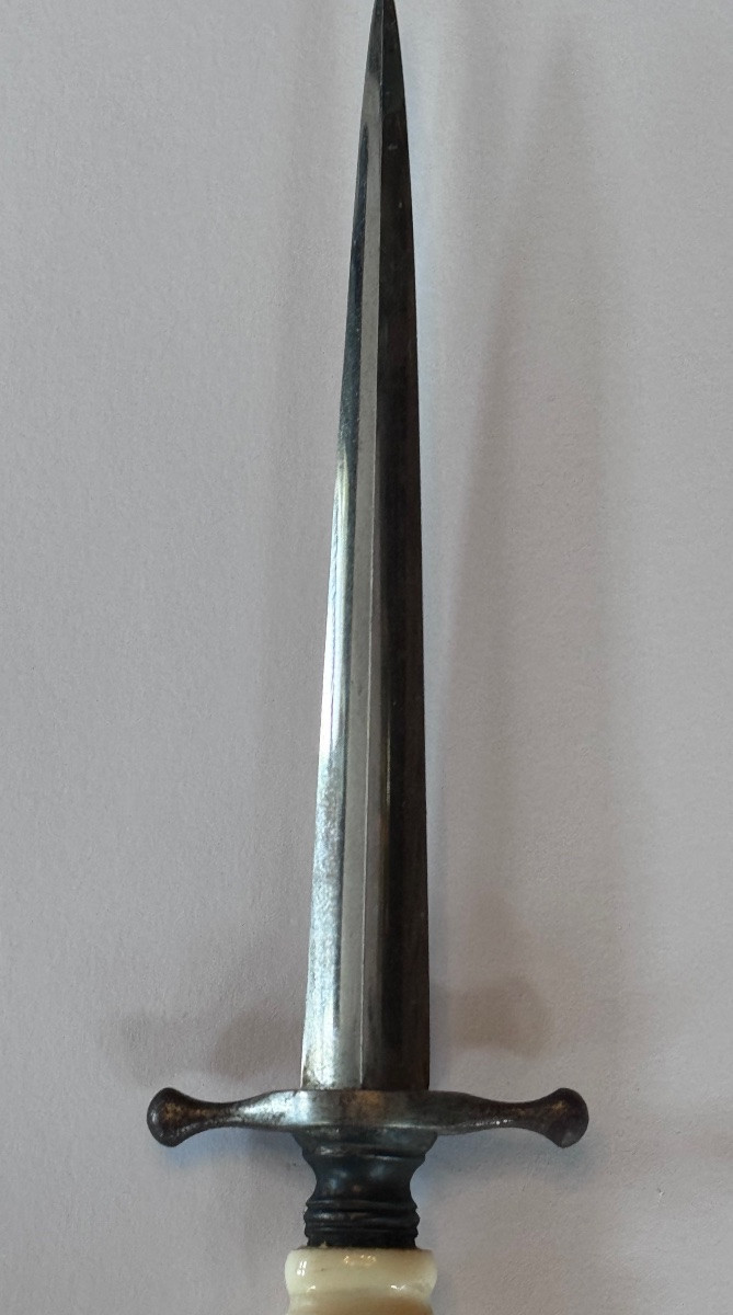 Dagger Known As “of Virtue” – Handle In Twisted Marine Ivory – 19th Century.-photo-3