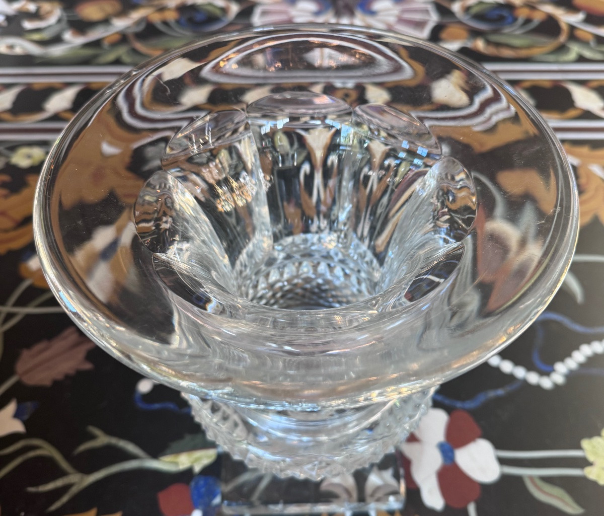 Vase de forme Médicis en cristal taillé de Cristallerie Saint-Louis  -photo-4
