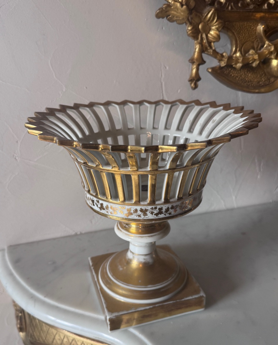 Garniture de cheminée d’époque Empire en porcelaine de Paris, décor or fin .-photo-3