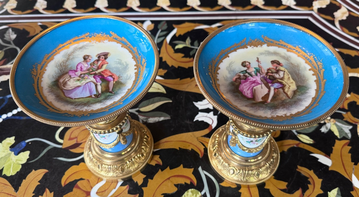 Paire de cassolettes en porcelaine de Paris et bronze doré Époque Napoléon III .-photo-2