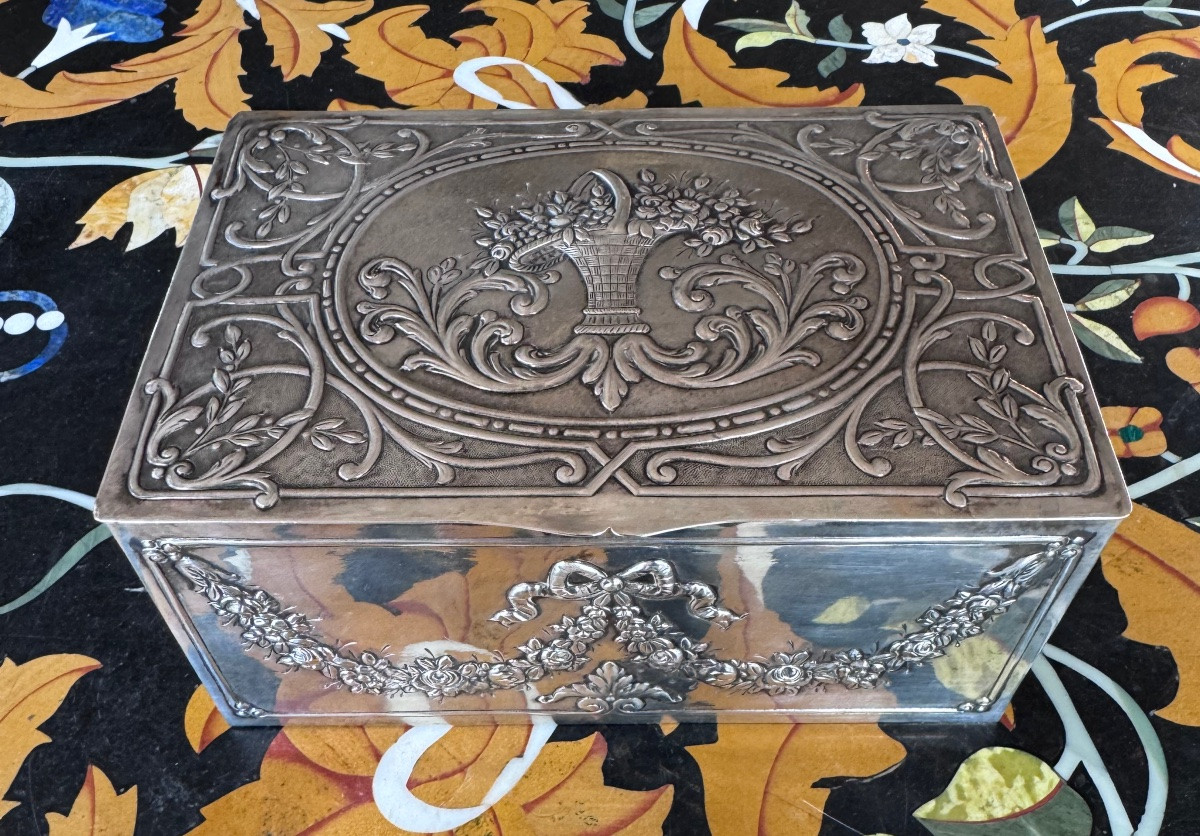 Boîte en argent massif (800 millièmes), de style Louis XVI .-photo-2