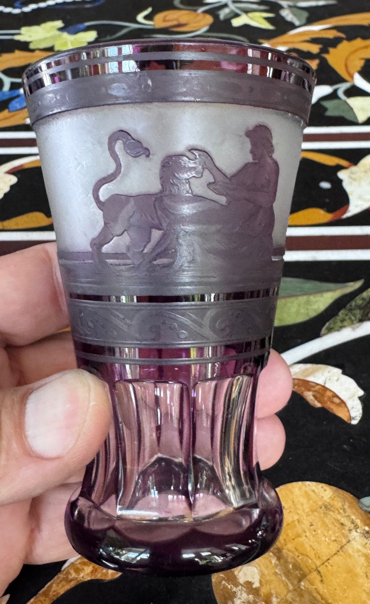 Petit vase en cristal de Bohème à décor dégagé à l’acide – fin XIXe siècle .-photo-1