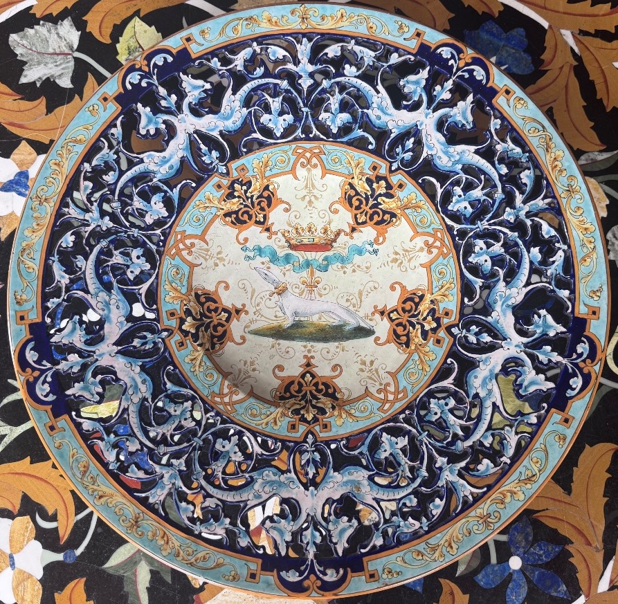 Grand plat ajouré en faïence de Blois – Émile Balon – Manufacture Ulysse Blois .-photo-1