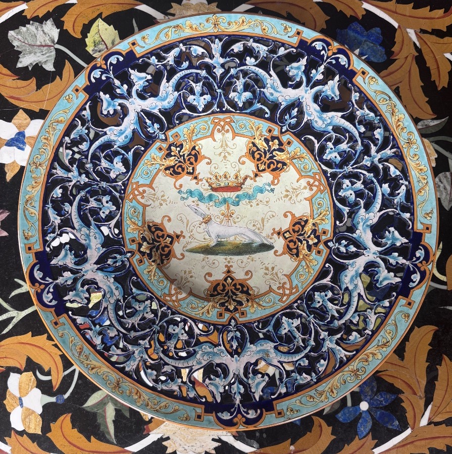 Grand plat ajouré en faïence de Blois – Émile Balon – Manufacture Ulysse Blois .