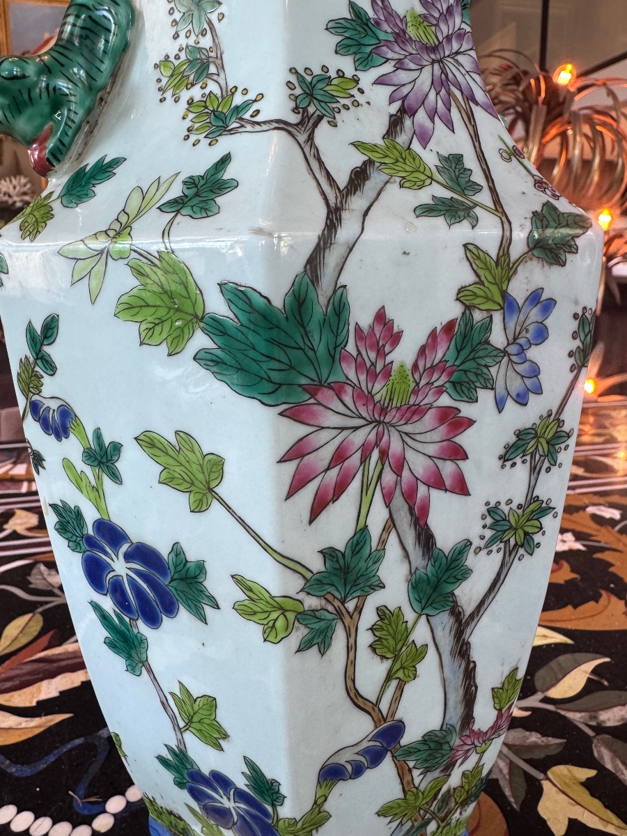 Grand vase balustre en porcelaine de Canton  Chine, dynastie Qing, fin du XIXᵉ siècle.-photo-2