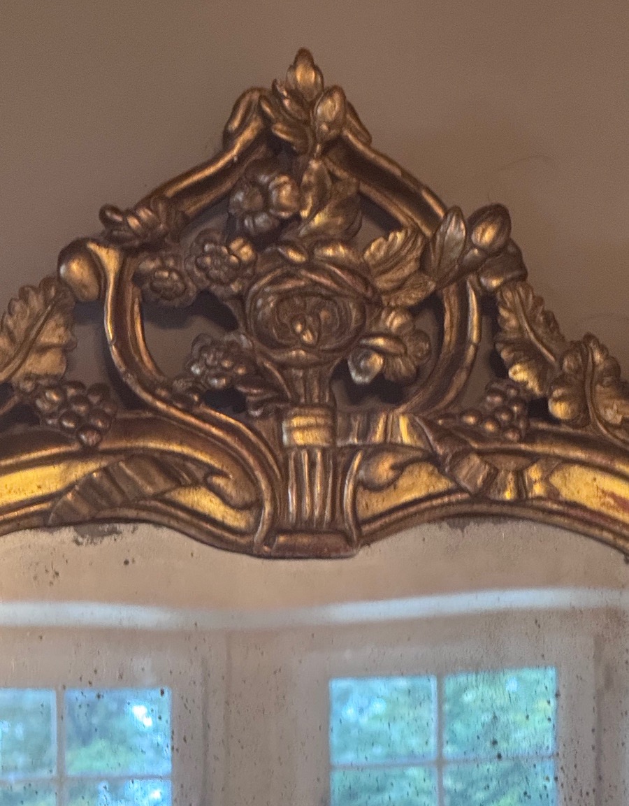 Miroir à parcloses en bois doré à la feuille d’or — Époque Louis XV .-photo-4