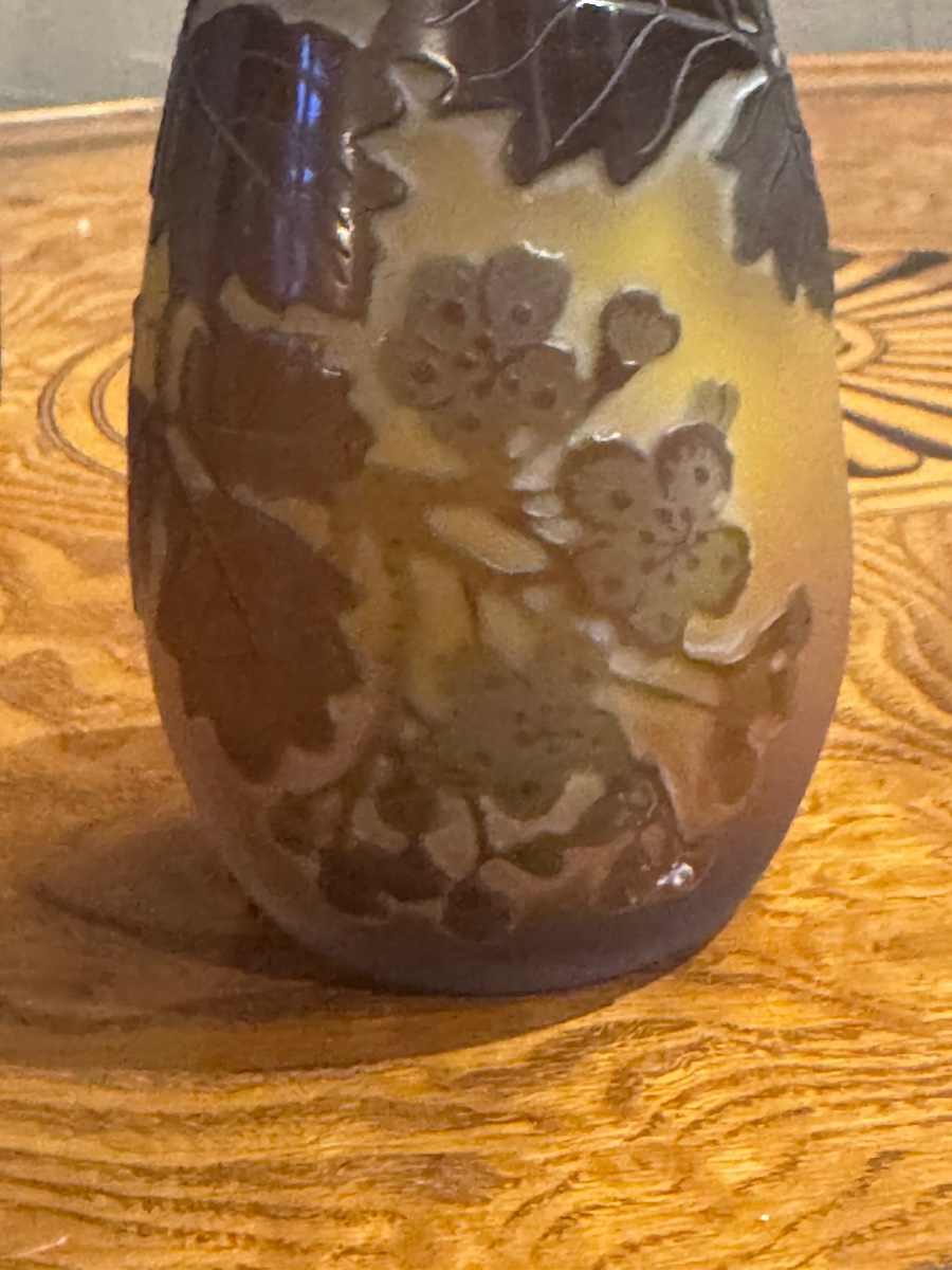 Émile Gallé (1846–1904) – Petit vase en verre multicouche à décor floral.-photo-3