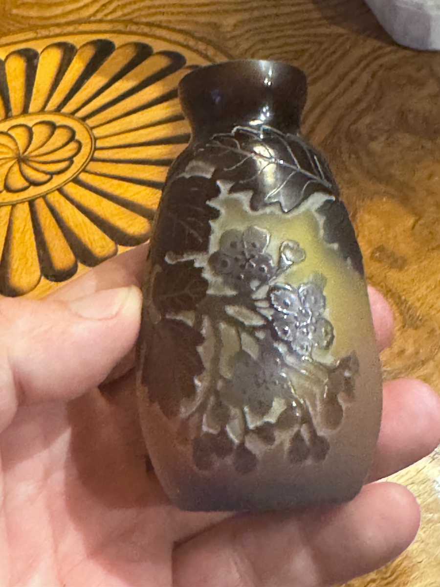 Émile Gallé (1846–1904) – Petit vase en verre multicouche à décor floral.-photo-4
