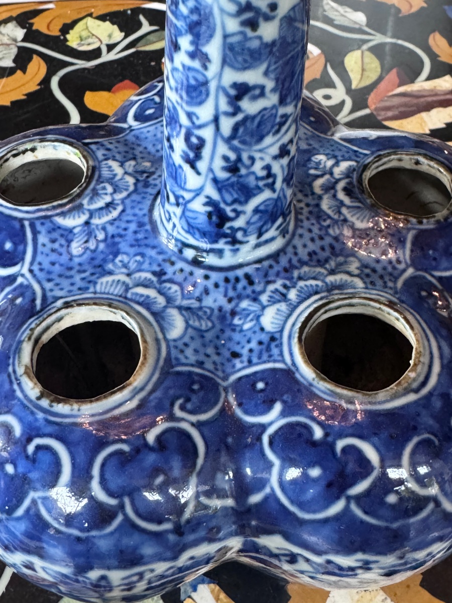 Blue-and-white Chinese Porcelain Vase – 19th Century, Qing Dynasty.-photo-3