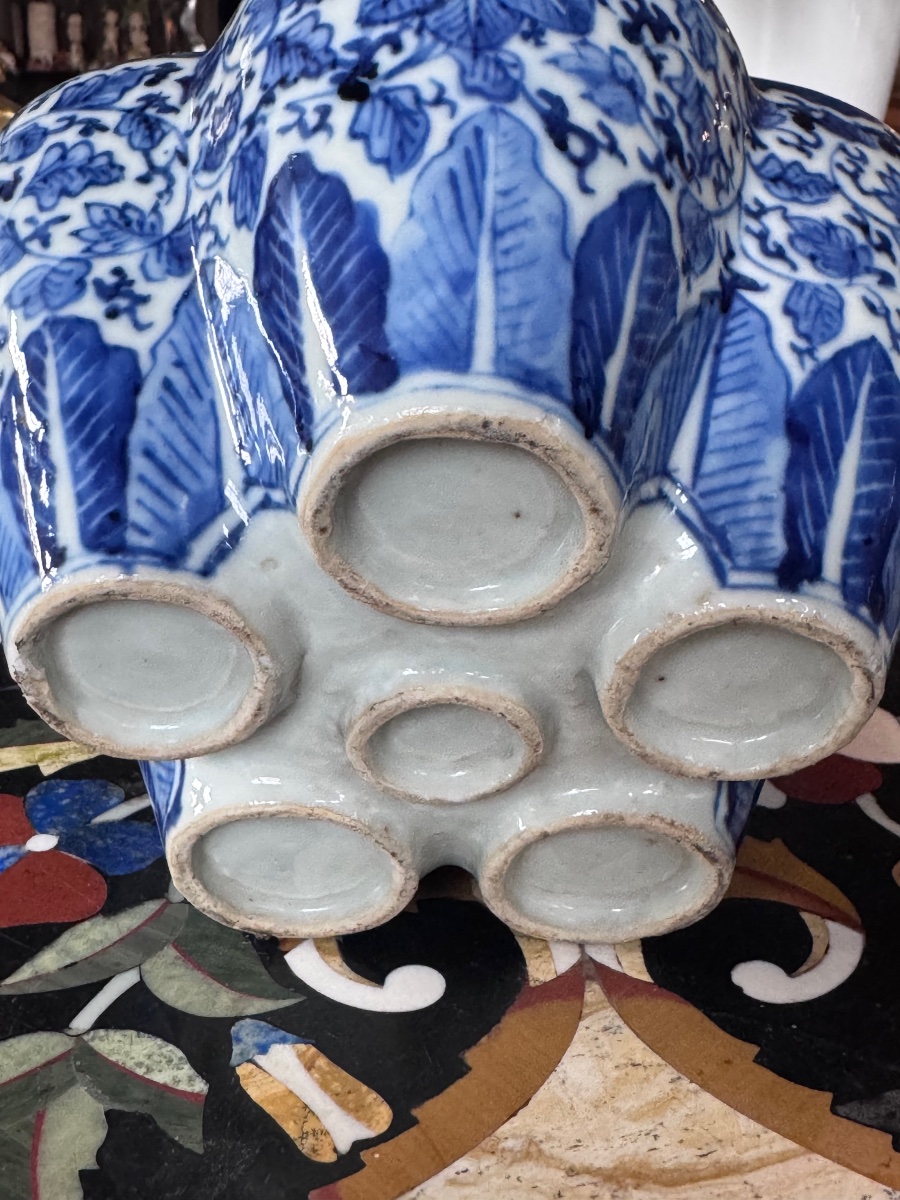 Blue-and-white Chinese Porcelain Vase – 19th Century, Qing Dynasty.-photo-4