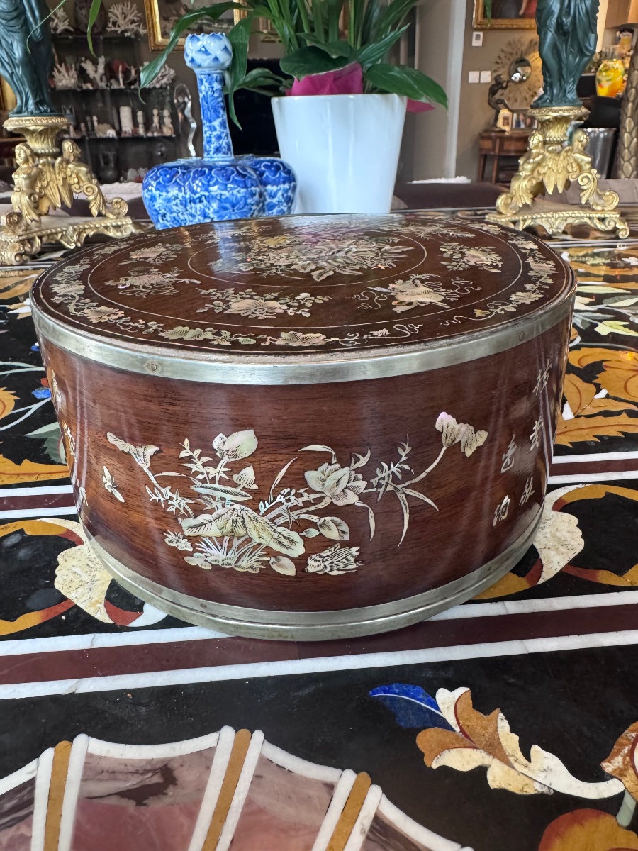 Vietnamese Wooden Storage Box Inlaid With Mother-of-pearl – Late 19th Century.-photo-4