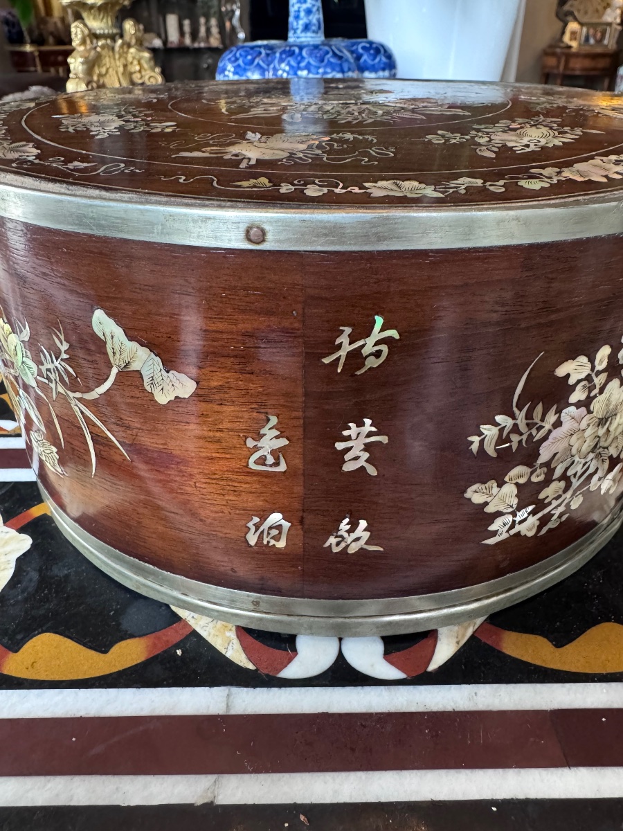 Vietnamese Wooden Storage Box Inlaid With Mother-of-pearl – Late 19th Century.-photo-1