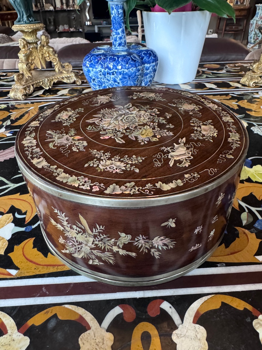 Vietnamese Wooden Storage Box Inlaid With Mother-of-pearl – Late 19th Century.