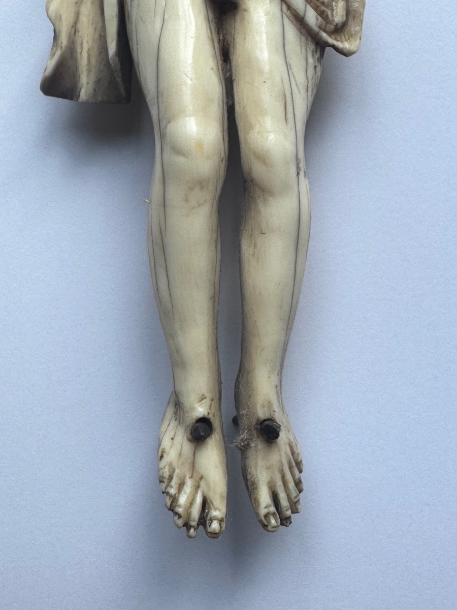 Carved Ivory Figure Of Christ – Indo-portuguese Work, Probably From Goa – Late 16th / Early 17th Century -photo-2