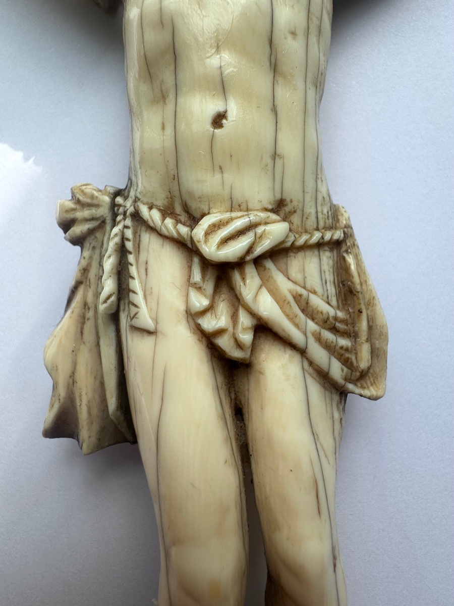 Carved Ivory Figure Of Christ – Indo-portuguese Work, Probably From Goa – Late 16th / Early 17th Century -photo-8