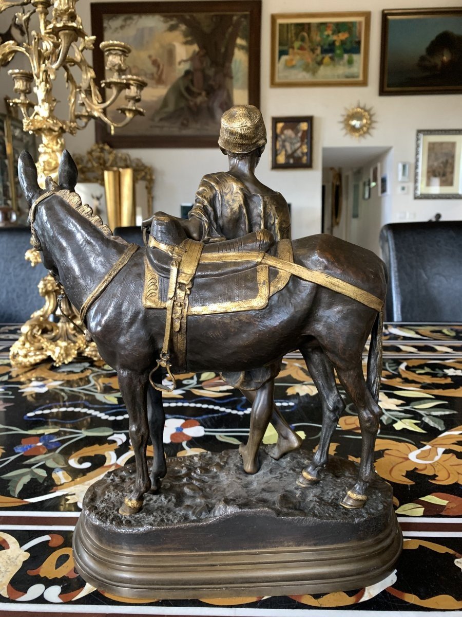 Bronze Orientalise d'Alfred Dubucand (1828-1894) " jeune bédoin et sa mule "-photo-1
