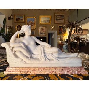 Sculpture en marbre représentant Pauline Bonaparte  D’après Antonio Canova (1757–1822) 