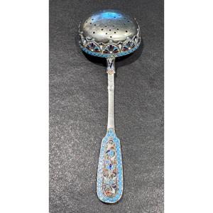 Saupoudreuse à thé ou à sucre en argent massif russe 84 zolotniks, fin XIXe siècle.