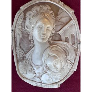 Italian Cameo Signed F. Esposito: Young Mother And Her Two Children – Shell Carving –