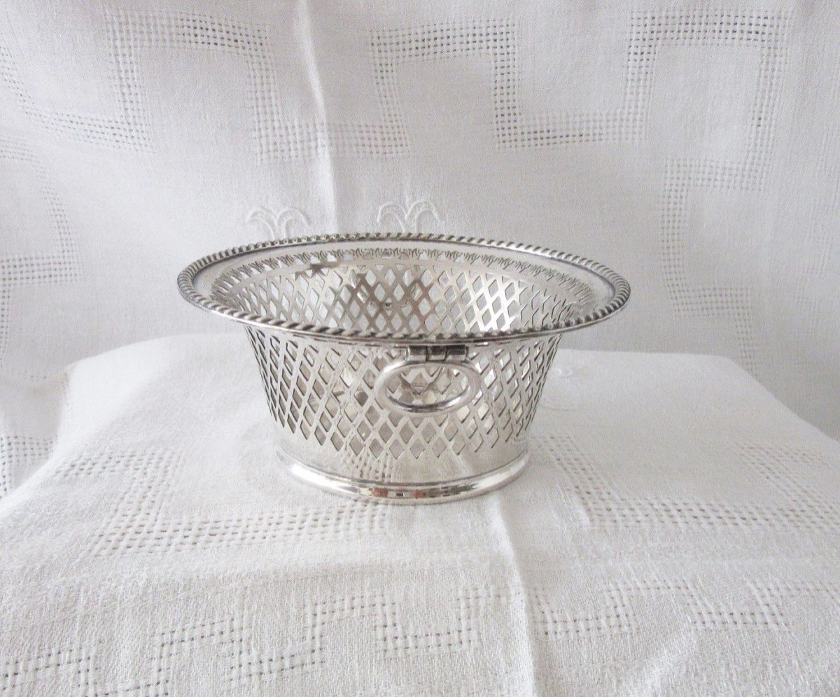 Small Basket In English Silver-photo-3