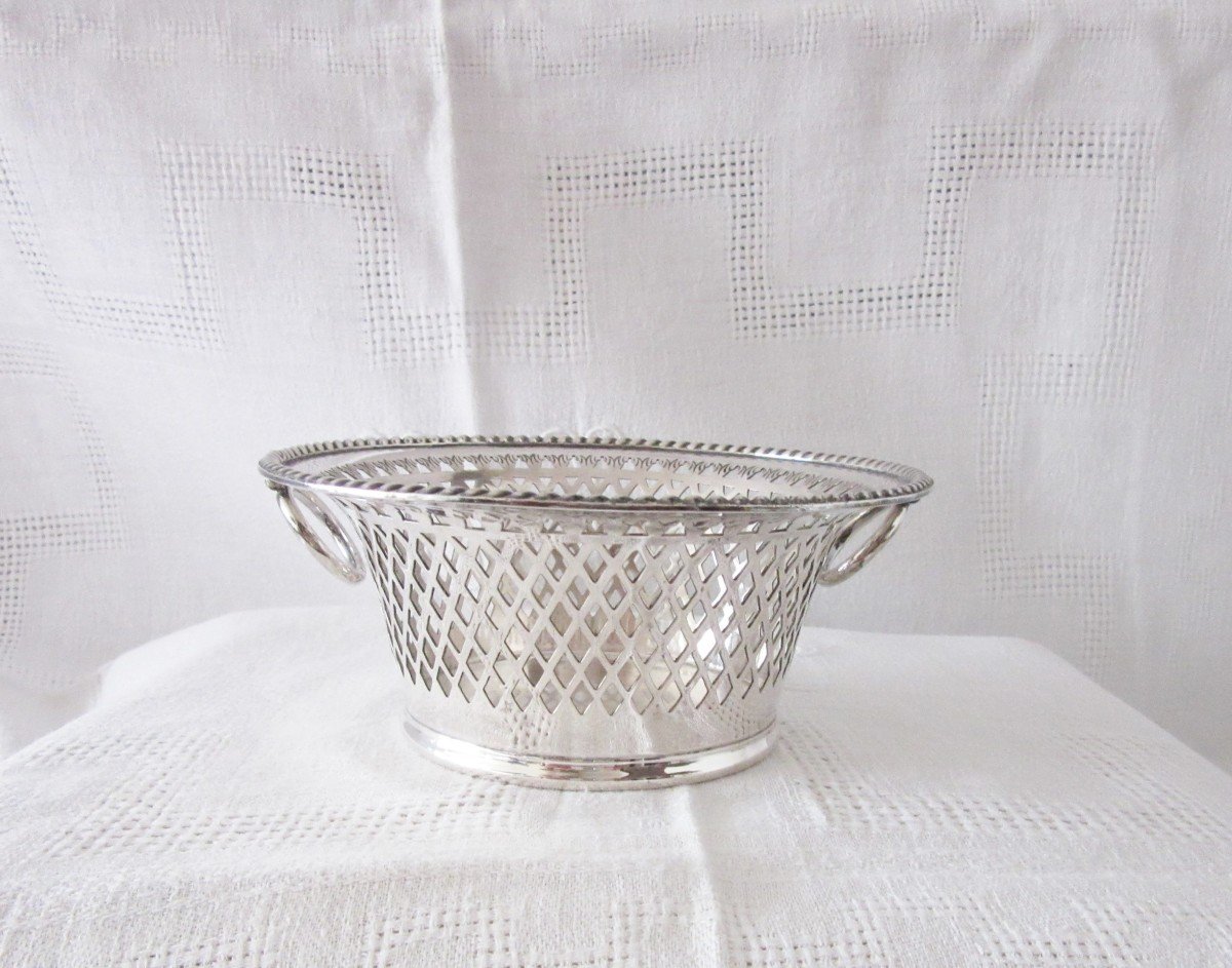 Small Basket In English Silver-photo-4