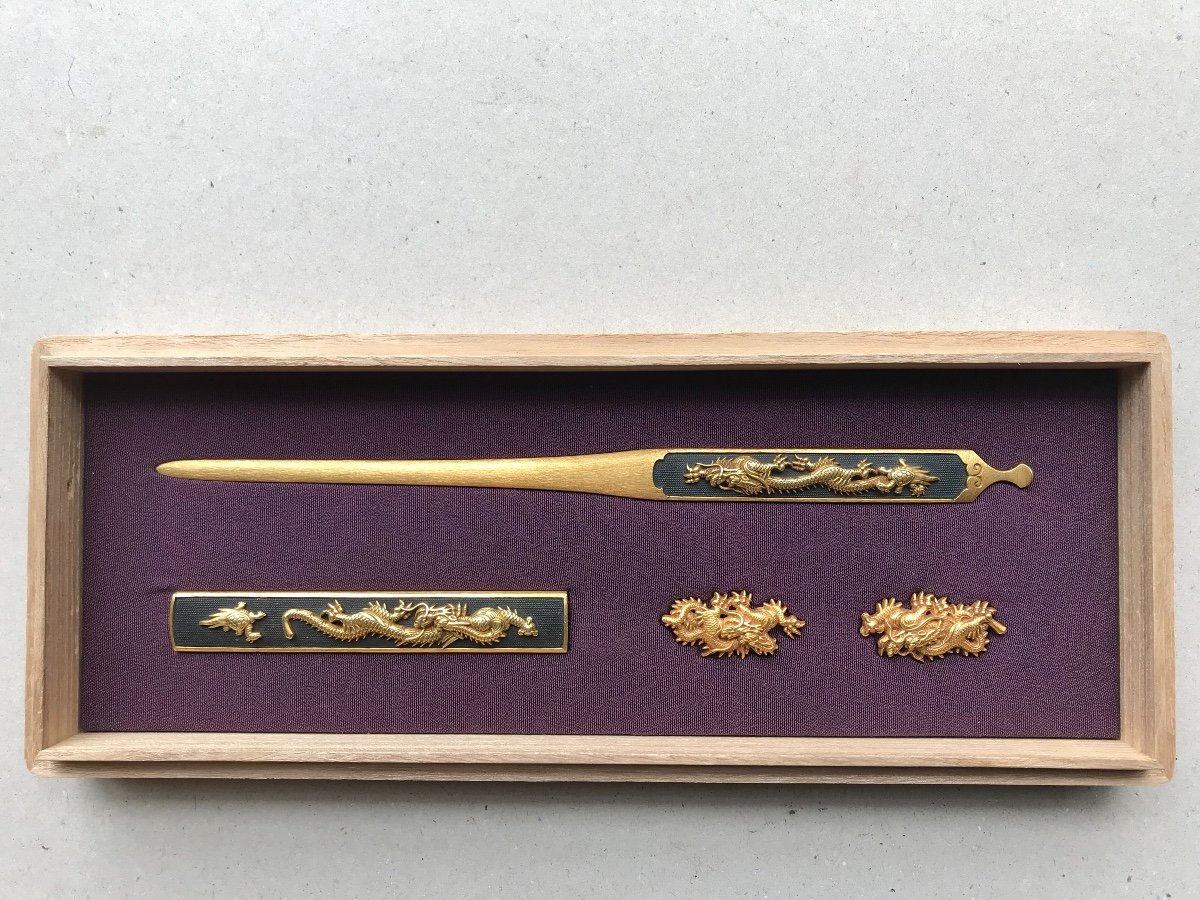 Beautiful Set Of Kozuka, Kogai And Menuki In Solid Gold For Japanese Sword-photo-2